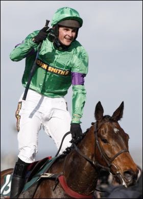 mon mome wins grand national